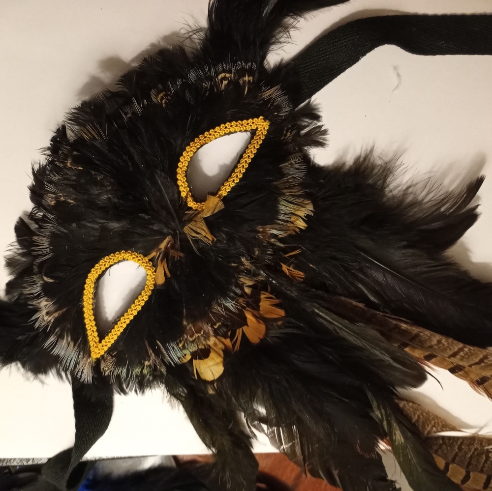 5 Mascarade Mask - Picture 5 of 5